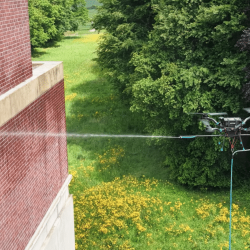 drone de nettoyage de façade cormoran